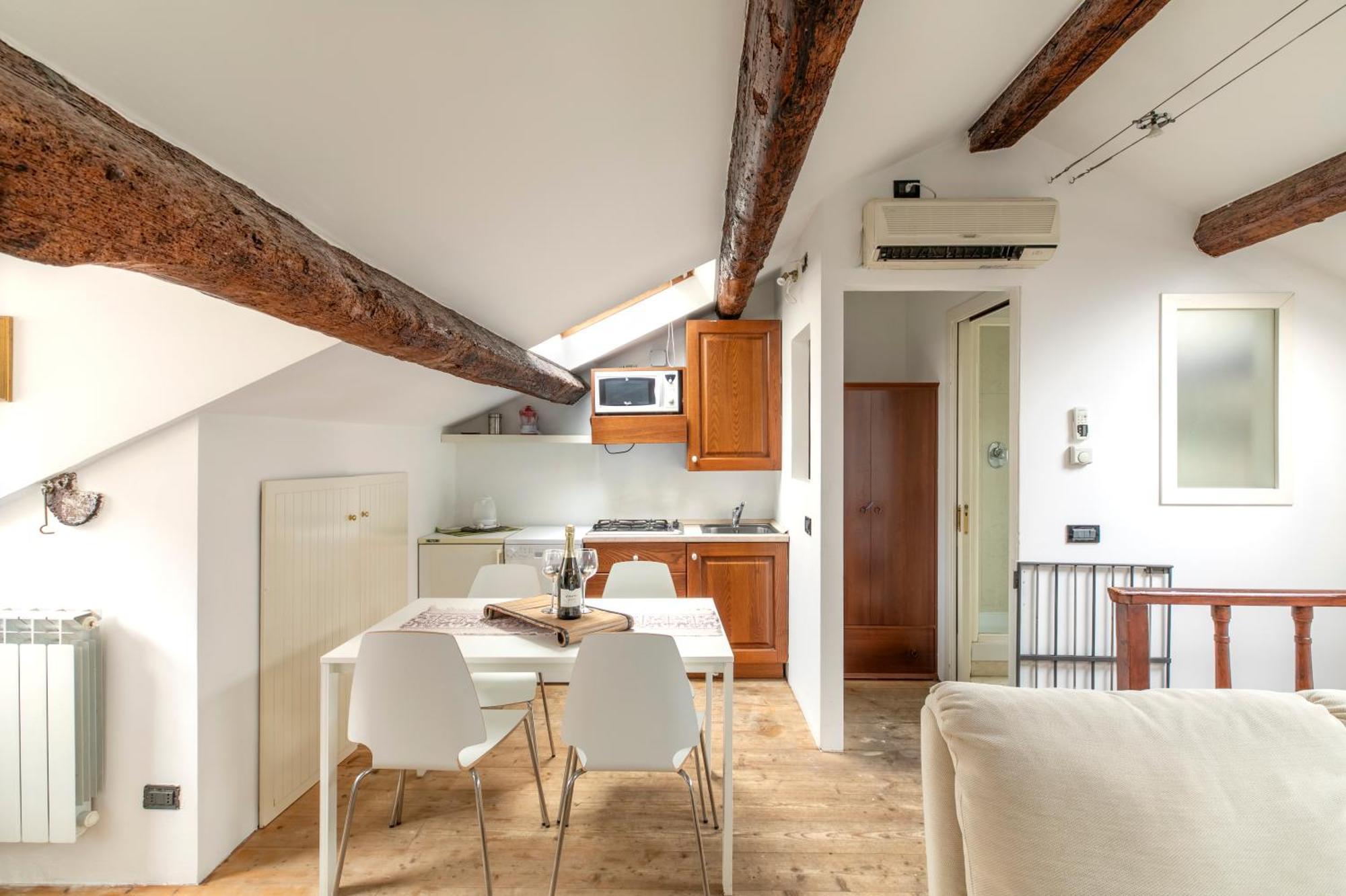 Nice Lovely Attic For 4 Person With Wifi - A/C Venice Exterior photo