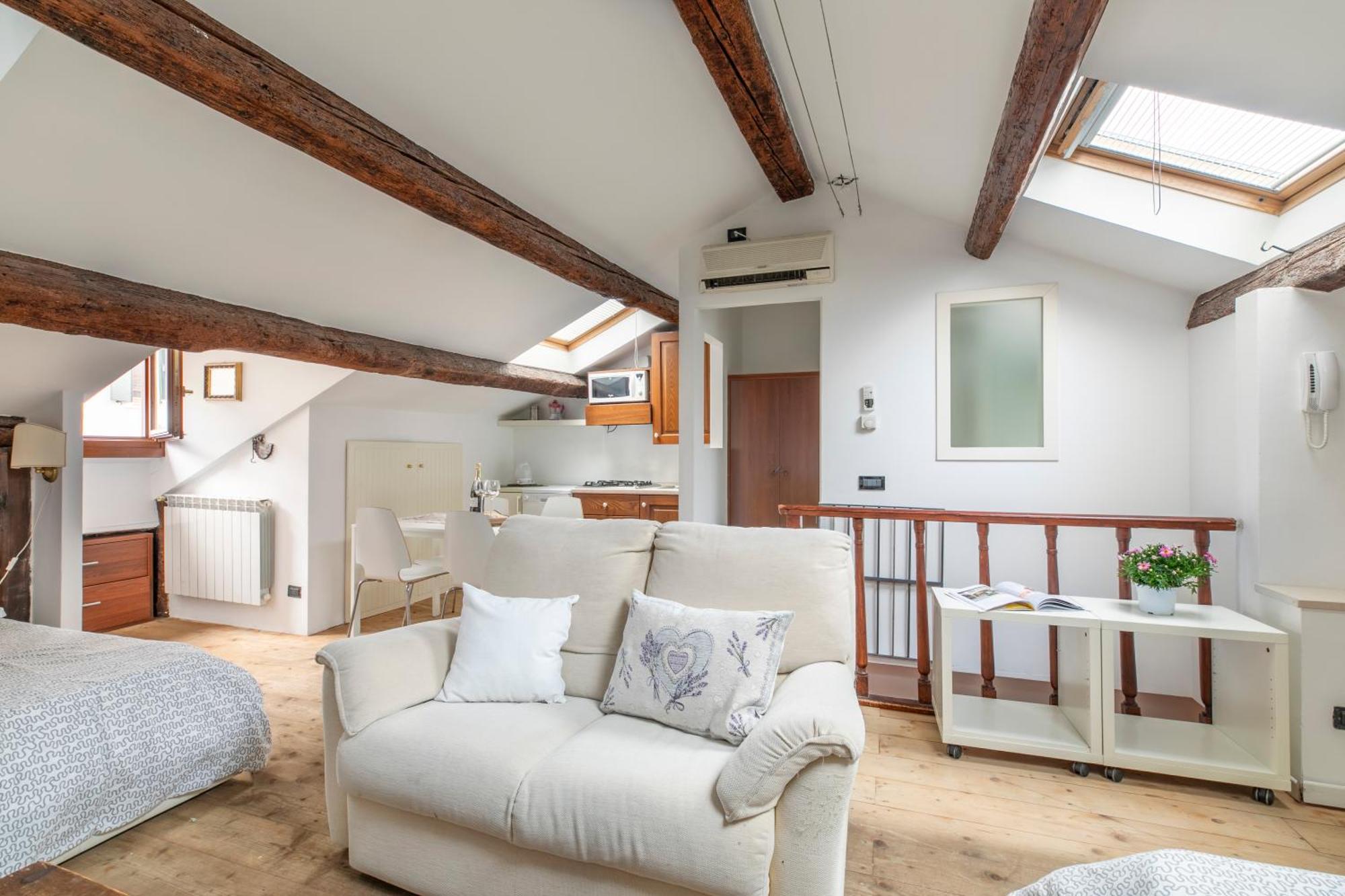 Nice Lovely Attic For 4 Person With Wifi - A/C Venice Exterior photo